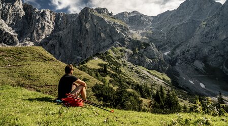 Hiking break at the foot of the Dachstein | © Steiermark Tourismus | photo-austria.at